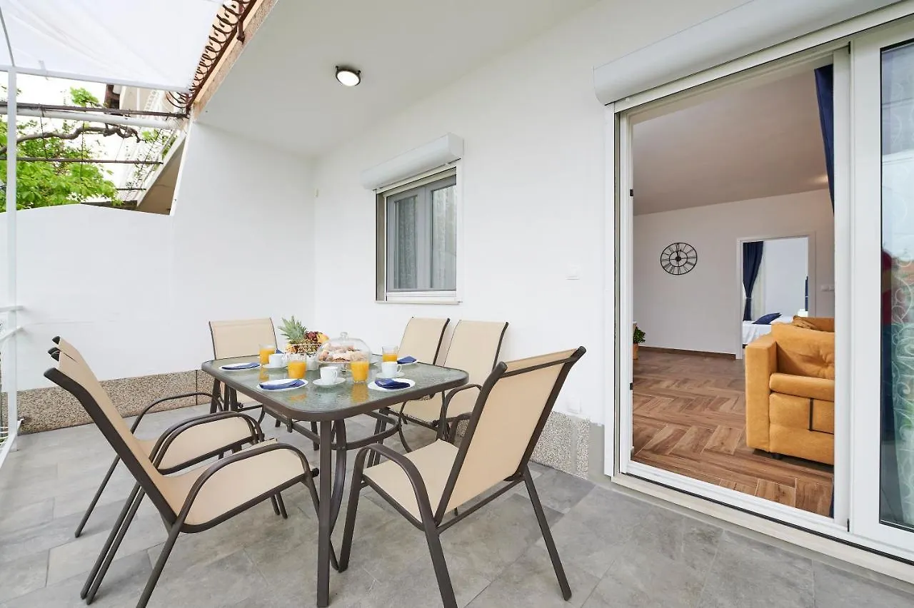 New 4* Apartman Zoa In 特罗吉尔 0*,